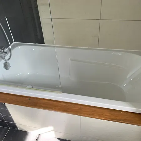 Le Pressoir De Bigard - Chaumiere Normande - 8 Personnes